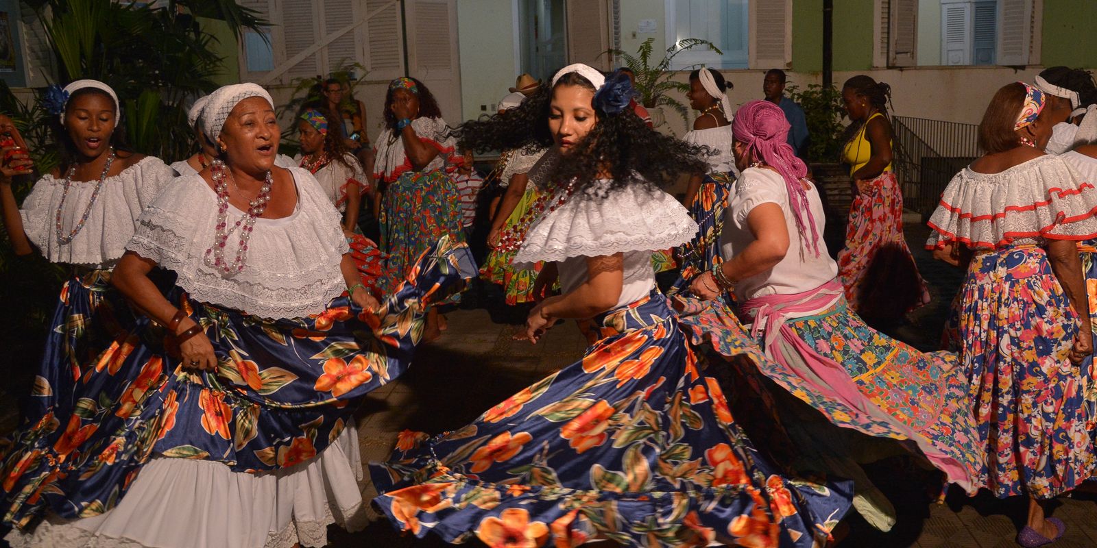 Livro Aborda Influência Da Cultura Africana No Vestuário Do Brasileiro ...